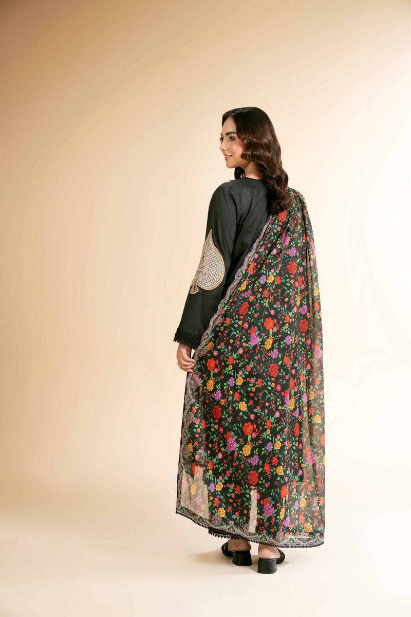 img_nishat_lawn_25_awwal_boutique