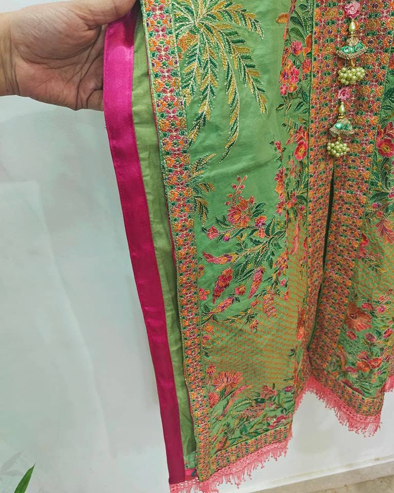 img_stitched_pakistani_suits_awwal_boutique