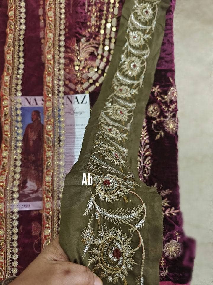 img_sana_safinaz_velvet_winter_shawl_collection_awwal_boutique