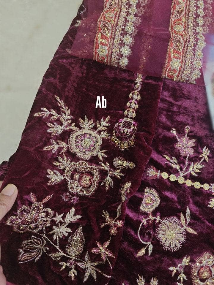 img_sana_safinaz_velvet_winter_shawl_collection_awwal_boutique