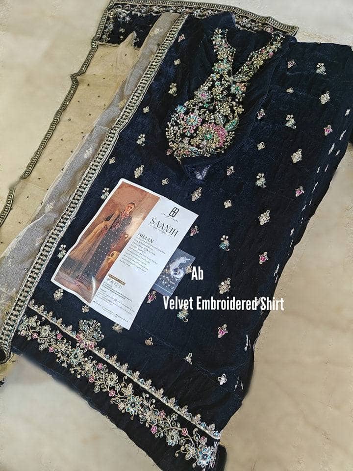 img_emaan_adeel_velvet_awwal_boutique