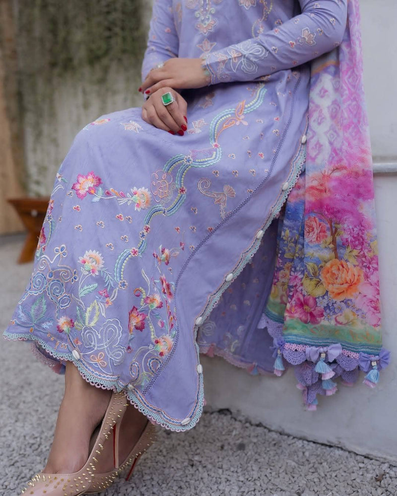 img_farah_talib_aziz_lawn_awwal_boutique