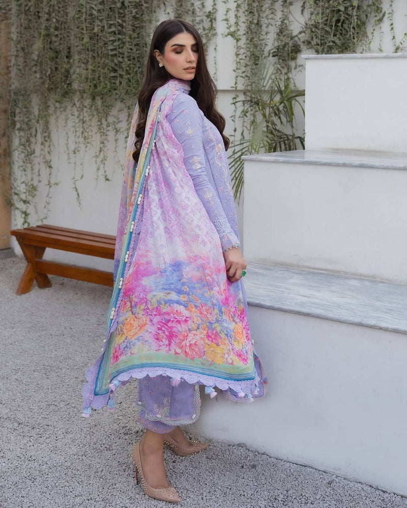 img_farah_talib_aziz_lawn_awwal_boutique