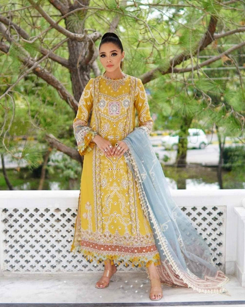 img_qalamkar_luxury_lawn_23_awwal_boutique