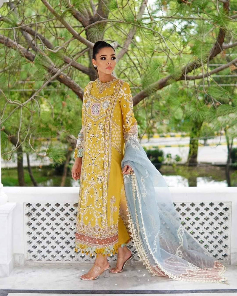 img_qalamkar_luxury_lawn_23_awwal_boutique