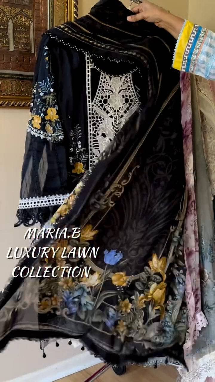 img_maria_b_lawn_24_awwal_boutique