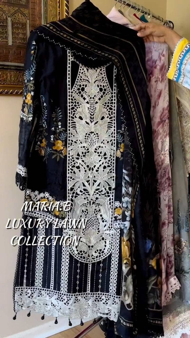 img_maria_b_lawn_24_awwal_boutique