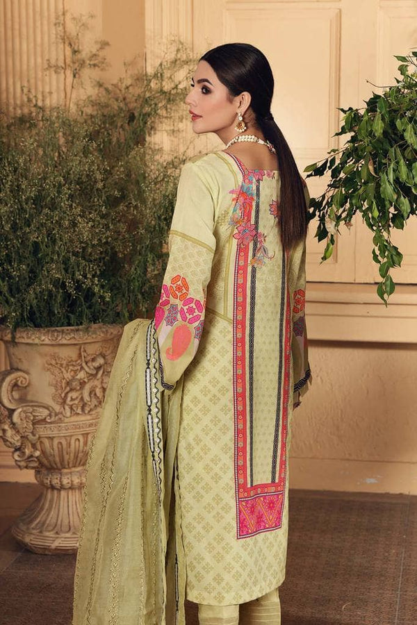 img_charizma_naranji_lawn_2021_awwal_boutique