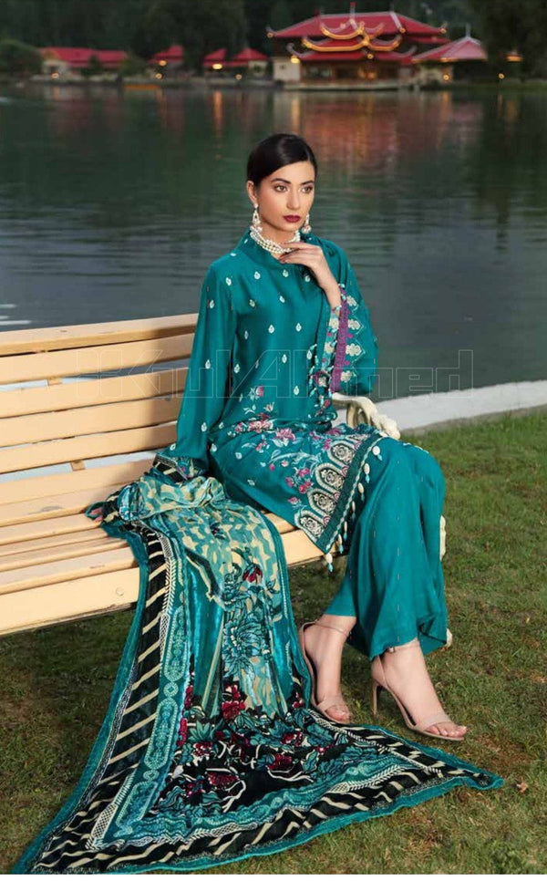 img_gul_ahmed_winter_collection_awwal_boutique