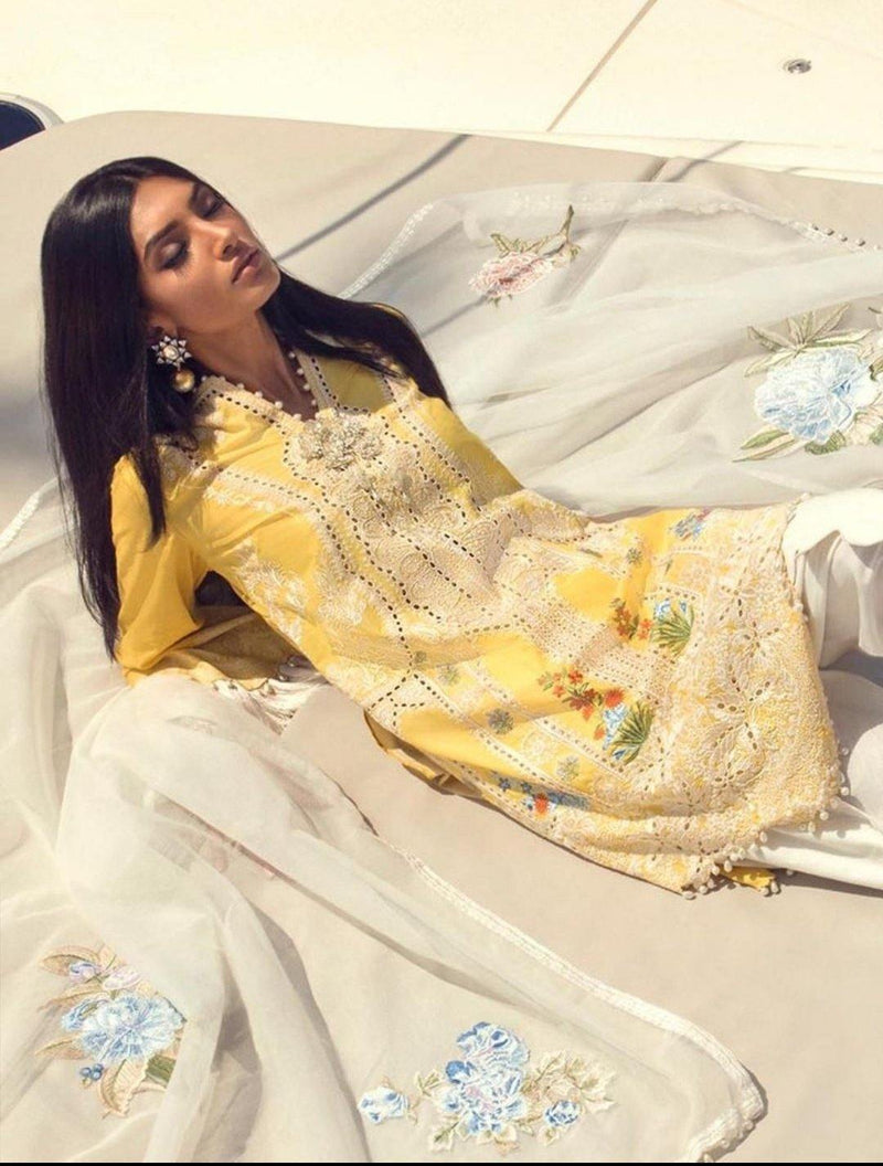 img_sana_safinaz_lawn_collection_2020_awwal_boutique