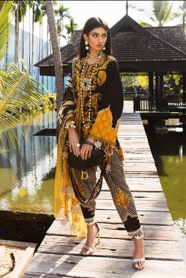 img_sana_safinaz_lawn_collection_awwal_boutique