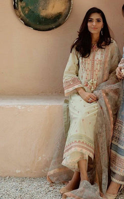 img_q_line_by_qalamkar_lawn_2021_awwal_boutique