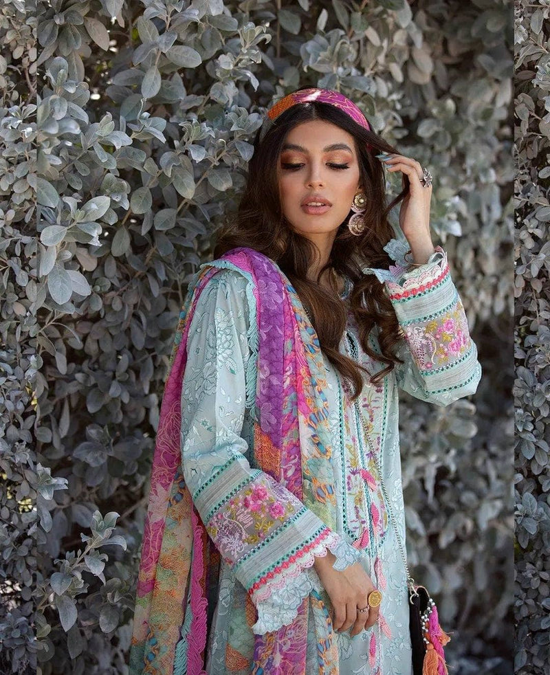 img_farah_talib_aziz_lawn_22_awwal_boutique_awwal_boutique